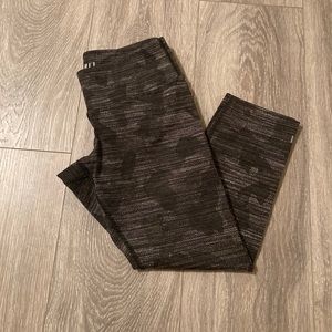 Nobull camo capri length workout leggings